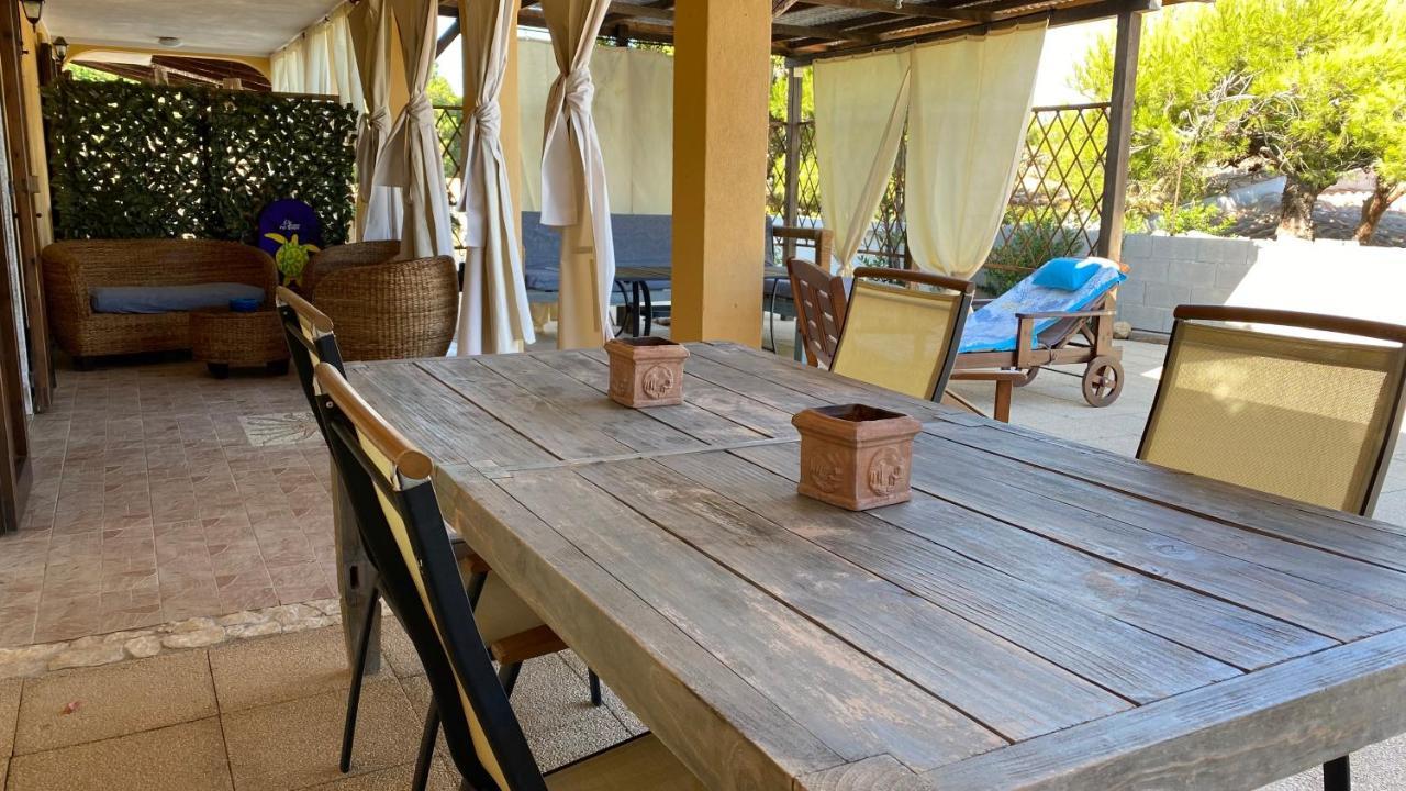 La Casa Di Stefania Apartamento Porto Pino Exterior foto